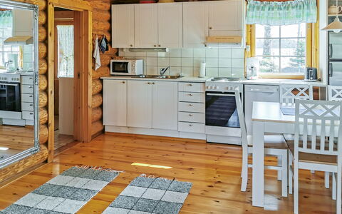 Sinikello: Træ, Gulvbelægning, Møbel, Indretning, Loft, Køkken, Etage, Værelse, Trægulve, Countertop