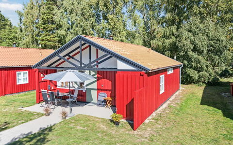 Eivi - 200M from the Sea: Hjem, Tag, Sommerhus, Skygge, Skur, Garden Bygninger, Gård, Stuehus, Lade, Sidespor