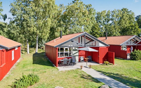 Eivi - 200M from the Sea: Hus, Hjem, Sommerhus, Estate, Lawn, Gård, Stuehus, Skygge, Skur, Garden Bygninger