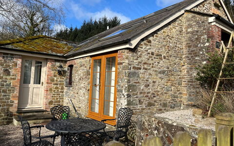 Shipload Cottage: Møbel, Træ, Stol, Etage, Hav, Altan, Hegn, Dæk, Hårdttræ, Bejdse