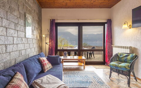 A Moment of Peace: Møbel, Træ, Gulvbelægning, Indretning, Etage, Loft, Værelse, Couch, Stue, Stol