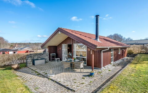 Heika - 6.8Km from the Sea: Møbel, Træ, Indretning, Gulvbelægning, Etage, Stol, Værelse, Loft, Stue, Lejlighed