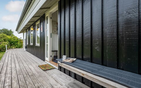 Hava - 250M from the Sea: Træ, Hjem, Veranda, Dæk, Hårdttræ, Tag, Bejdse, Trægulve, Eco Hotel