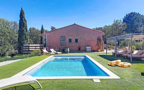 Villa Solhyllan: Svømmepøl, Udvej, Udendørs Møbler, Fritid, Estate, Backyard, Skygge, Eco Hotel, Have, Hacienda