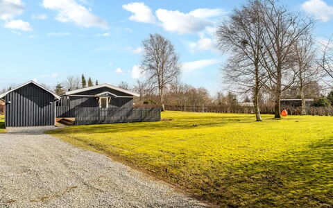 Jytte - 800M to the Fjord: Møbel, Træ, Indretning, Gulvbelægning, Etage, Stol, Værelse, Loft, Stue, Lejlighed