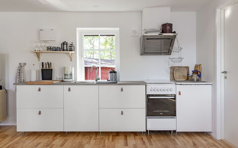 Rönnö: Gulvbelægning, Træ, Køkken, Cabinetry, Køkken Apparat, Etage, Countertop, Indretning, Større Bandage, Skab