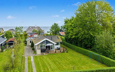 Arnia - 100M from the Sea: Træ, Bank, Sommerhus, Landdistrikt, Sø, Afspejling, Reservoir, Dam