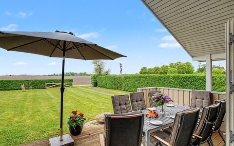 Arnia - 100M from the Sea: Træ, Tag, Hjem, Hus, Arkitektur, Sidespor, Land Lot, Sommerhus, Skur, Garden Bygninger