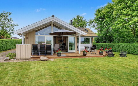Arnia - 100M from the Sea: Træ, Tag, Hjem, Hus, Arkitektur, Sidespor, Land Lot, Sommerhus, Skur, Garden Bygninger