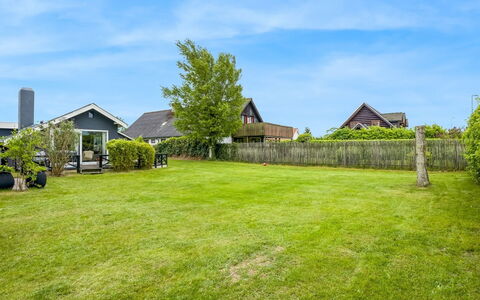 Bo - 250M from the Sea: Hus, Tag, Hjem, Boligområde, Sommerhus, Land Lot, Have, Landdistrikt, Lawn, Bunddække