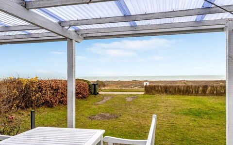 Richard - 400M from the Sea: Møbel, Træ, Indretning, Gulvbelægning, Etage, Stol, Værelse, Loft, Stue, Lejlighed