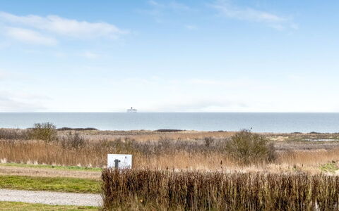 Richard - 400M from the Sea: Møbel, Træ, Indretning, Gulvbelægning, Etage, Stol, Værelse, Loft, Stue, Lejlighed