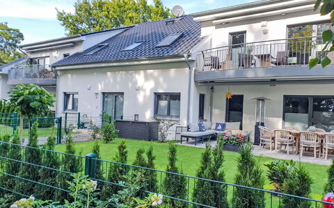 Traumzeit: Boligområde, Hus, Hjem, Estate, Have, Sommerhus, Skygge, Altan, Gård, Forstad