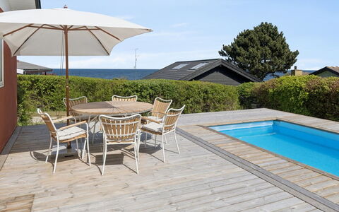 Maksimilian - 300M from the Sea: Møbel, Udendørs Møbler, Bordservice, Bord, Drinkware, Stol, Udendørs Bord, Mad, Flaske