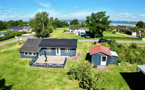 Annelouise - 180M to the Fjord
