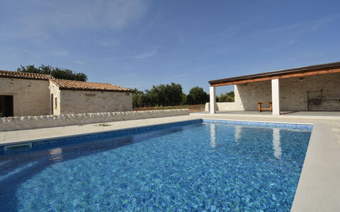 Villa Palmento: Svømmepøl, Kompositmateriale, Estate, Water Feature, Flise, Villa, Hacienda