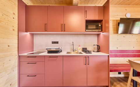 Hradec Kralove 4: Træ, Indretning, Gulvbelægning, Møbel, Etage, Køkken, Bejdse, Loft, Countertop, Cabinetry