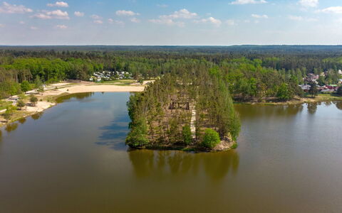 Hradec Kralove 4: Vandressourcer, Vand, Krop Af Vand, Træ, Naturligt Miljø, Natur, Vandvej, Naturlige Landskab, Bank, Vandløb