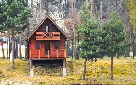 Hradec Kralove 4: Træ, Sommerhus, Hus, Landdistrikt, Bjælkehytte, Reservoir, Garden Bygninger, Skur, Stuehus, Hytte
