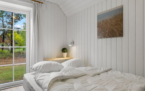 Ullamaj - 700M from the Sea: Træ, Soveværelse, Gulvbelægning, Etage, Loft, Indretning, Seng, Sengetøj, Sengetøj, Sengetøj