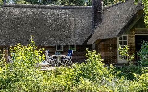 Ullamaj - 700M from the Sea: Tækning, Sommerhus, Busk, Tag, Hus, Hjem, Bunddække, Have, Stuehus, Hytte