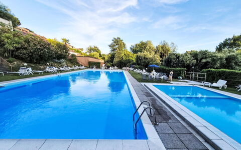 Lake & Pool: Svømmepøl, Fritid, Udvej, Eco Hotel, Udendørs Møbler, Ferieby, Hotel, Thermae, Fritidscenter