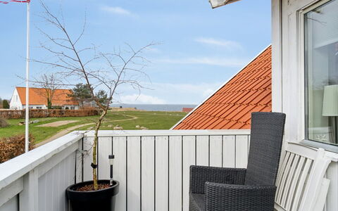 Arnke - 300M from the Sea: Træ, Hjem, Kompositmateriale, Hårdttræ, Bejdse, Altan, Veranda, Udendørs Møbler, Dæk, Blomsterkrukke