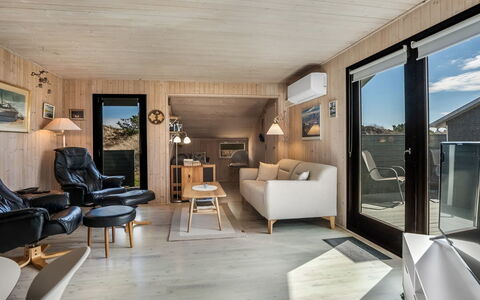 Eida - 400M from the Sea: Træ, Hjem, Loft, Stue, Hårdttræ, Stol, Couch, Design, Lysarmatur