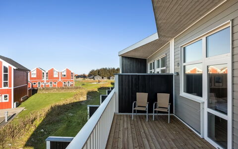 Annakarin - 1.2Km from the Sea: Arkitektur, Boligområde, Hjem, Kompositmateriale, Urban Design, Sidespor, Lejlighed, Estate, Dagslys, Altan