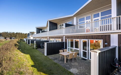 Annakarin - 1.2Km from the Sea: Arkitektur, Hjem, Estate, Altan, Skygge, Design, Veranda, Mansion, Villa, Sidespor