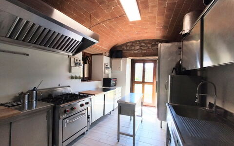 Villa Campo al Vento - Country Farm: Køkken, Countertop, Køkken Apparat, Komfur, Større Bandage, Belysning, Loft, Indretning, Komfur, Husholdningsapparat