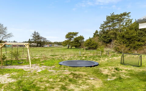 Mikkelina - 1.7Km from the Sea: Græs, Almindeligt, Land Lot, Lawn, Eng, Have, Skygge, Parkere, Pasture, Gård