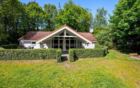 Antoinetta - 350M from the Sea: Busk, Hjem, Hus, Tag, Sommerhus, Estate, Lawn, Have, Stuehus, Landscaping