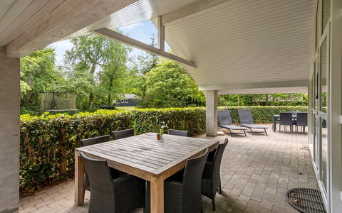 Antoinetta - 350M from the Sea: Træ, Loft, Veranda, Hjem, Skygge, Udendørs Møbler, Have, Estate, Stol, Udendørs Struktur