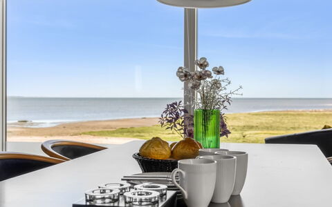 Nadua - 25M from the Sea: Møbel, Indretning, Bord, Køkken & Spisebord, Hav, Stol, Spisestue, Ocean, Kaffebord, Naturmateriale