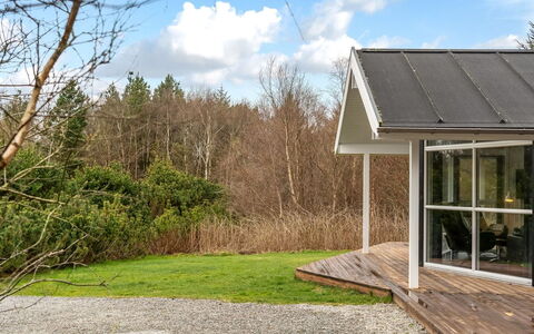 Joske - 2Km from the Sea: Tag, Hjem, Sommerhus, Land Lot, Have, Garden Bygninger, Landscaping, Stuehus, Sidespor, Lawn