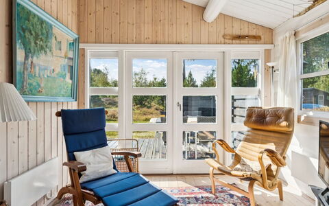 Sorja - 170M from the Sea: Møbel, Indretning, Træ, Gulvbelægning, Loft, Etage, Stue, Stol, Værelse, Couch