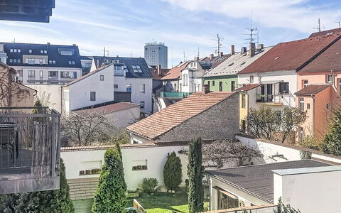 Budweis Center View: Boligområde, Arkitektur, Hjem, Tag, Urban Design, Lejlighed, Forstad, Ejerlejlighed, Skygge, Altan