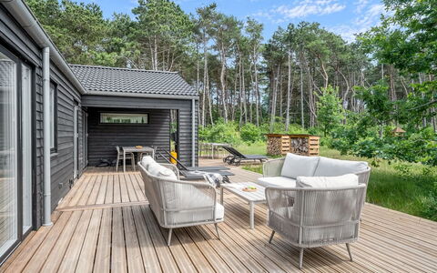 Frudde - 500M from the Sea: Træ, Sidespor, Dæk, Sommerhus, Hårdttræ, Garden Bygninger, Planke, Have, Veranda, Bjælkehytte