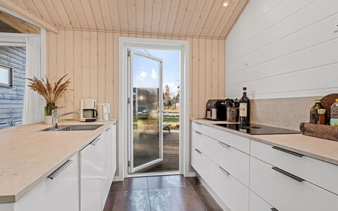Frudde - 500M from the Sea: Træ, Gulvbelægning, Trægulve, Etage, Hårdttræ, Countertop, Bejdse, Planke, Laminat Gulv, Køkken