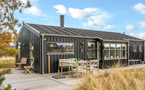 Enni - 350M from the Sea: Tag, Sommerhus, Sidespor, Skur, Garden Bygninger, Udendørs Struktur, Dæk, Bjælkehytte, Veranda