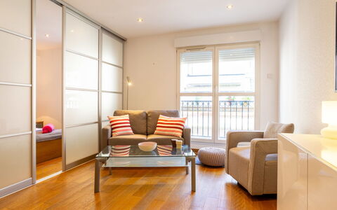 Trouville Bay: Lejlighed, Altan, Ejerlejlighed, Hotel, Udvej, Ferieby, Hacienda, Villa, Badeby