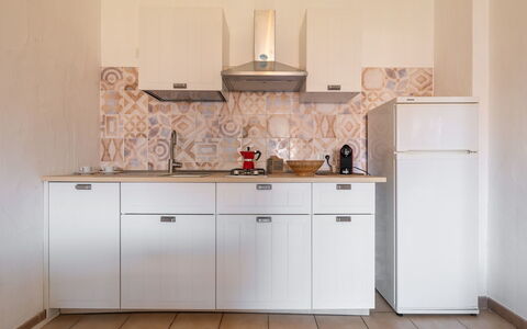 Fortuna: Køkken, Countertop, Køkken Apparat, Cabinetry, Større Bandage, Gulvbelægning, Indretning, Køkkenvask, Etage, Skab