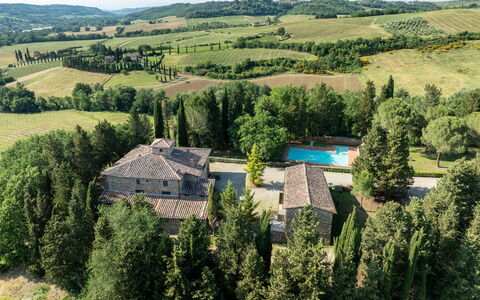 Maison Badia a Passignano: Træ, Hus, Boligområde, Hjem, Estate, Tag, Sommerhus, Stuehus, Lærk, Landscaping