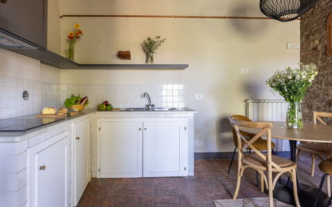 Maison Badia a Passignano: Væg, Indretning, Gulvbelægning, Træ, Møbel, Countertop, Køkken, Etage, Cabinetry, Sanitærarmatur