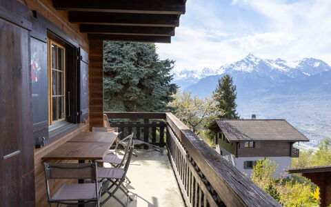 Chalet le Trèfle: Træ, Bjergkæde, Veranda, Bakke, Hjem, Sommerhus, Dal, Hill Station, Kam, Alps