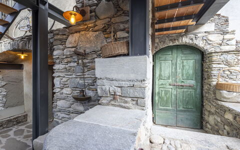 Valtellina 646: Vand, Træ, Svømmepøl, Udvej, Have, Eco Hotel, Skygge, Landscaping, Tropics