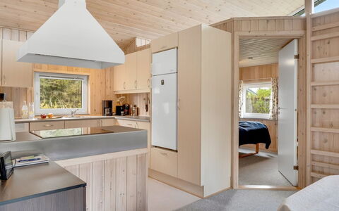 Sys - from the Sea: Køkken, Gulvbelægning, Træ, Indretning, Loft, Etage, Countertop, Møbel, Værelse, Cabinetry
