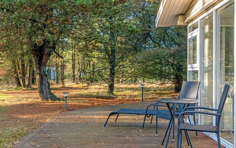 Neval - 150M from the Sea: Træ, Have, Backyard, Land Lot, Hjem, Tag, Skygge, Dæk, Hårdttræ, Gård