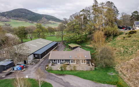 Loch Ness Lodge: Lejlighed, Altan, Kyst, Ejerlejlighed, Badeby, Udvej, Hegn, Ferieby, Hotel, Gelænder